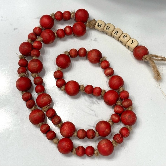 Rustic Red Bead Garland With MERRY Wood Word Holiday CHRISTMAS Decor - Picture 9 of 10